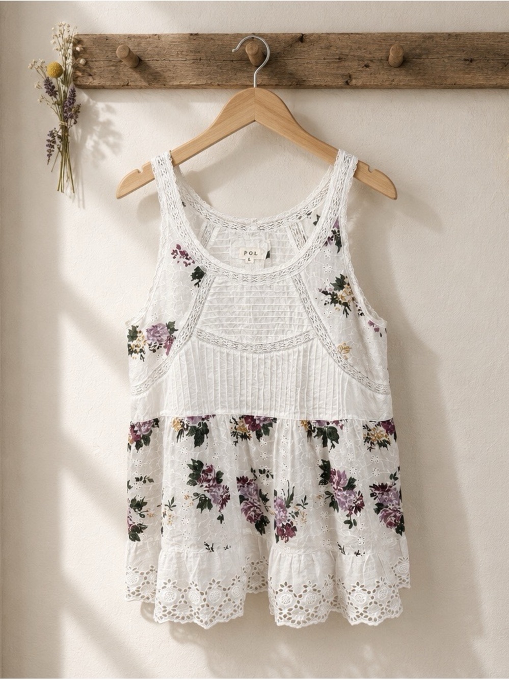 POL Women’s White Floral Print Tank Top - Large (NWOT)